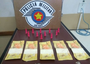 policia-militar-apreende-menor-com-11-pinos-de-droga-correio-nogueirense