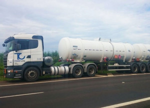 policia-militar-persegue-veiculo-scania-levada-em-roubo-ontem-19-correio-nogueirense