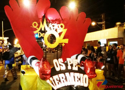 e-penta-o-bloco-os-pe-vermeio-e-novamente-campeao-da-banda-louca-no-carnartur-correio-nogueirense