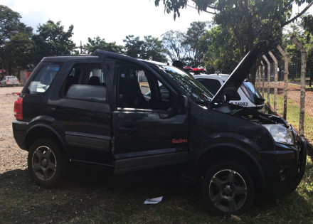 carro-com-placa-clonada-e-apreendido-pela-policia-municipal-correio-nogueirense
