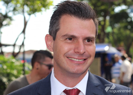 prefeito-ivan-vicensotti-troca-de-partido-correio-nogueirense-capa