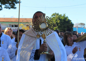 celebracao-de-corpus-christi-reune-fieis-na-paroquia-santa-rita-de-cassia-correio-nogueirense-032