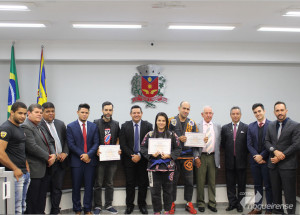 camara-municipal-realiza-homenagens-com-entrega-de-mocoes-correio-nogueirense-3