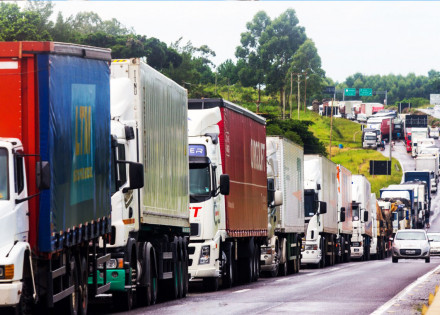 noticia-que-circula-pelas-redes-sociais-sobre-nova-paralisacao-dos-caminhoneiros-e-falsa-correio-nogueirense-capa