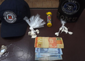 policia-flagra-casal-em-trafico-de-drogas-correio-nogueirense