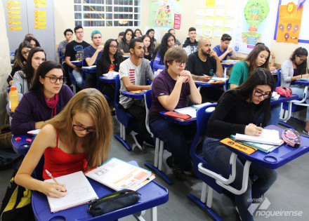 colegio-anglo-prepara-voce-para-o-exame-nacional-do-ensino-medio-correio-nogueira-2