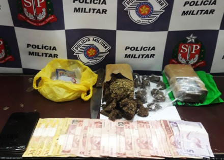 denuncias-anonimas-ajudam-policia-militar-prender-traficante-de-drogas-correio-nogueirense