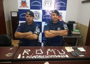 homem-e-detido-por-trafico-de-drogas-no-bairro-coracao-crianca-correio-nogueirense