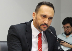cheque-em-branco-e-cartao-de-credito-se-da-a-quem-se-confia-e-eu-nao-confio-no-executivo-afirma-rodrigo-de-faveri-correio-nogueirense