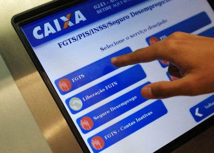 ministerio-do-trabalho-libera-terceiro-lote-de-pagamento-do-abono-salarial-de-2017-correio-nogueirense