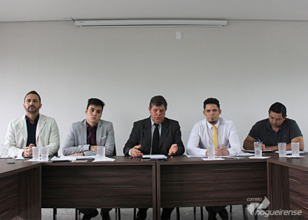 vereadores-fazem-pronunciamento-para-esclarecer-dispensa-de-pareceres-correio-nogueirense