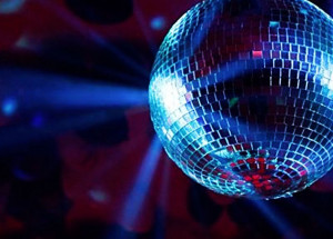 aidan-realiza-2a-noite-do-flash-back-correio-nogueirense