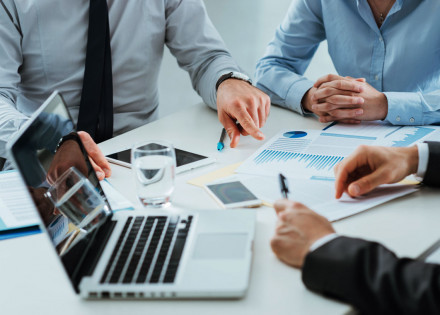 algumas-circunstancias-permitem-que-o-funcionario-se-ausente-do-trabalho-sem-prejuizo-salarial-correio-nogueirense