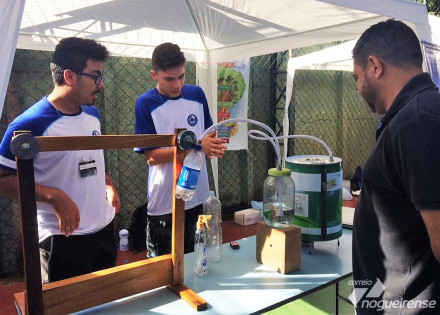 alunos-do-colegio-anglo-expoem-trabalhos-e-invencoes-durante-feira-de-ciencias-correio-nogueirense