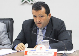 esse-pessoal-que-esta-contra-o-povao-atrapalha-o-trabalho-do-prefeito-diz-mineirinho-do-bar-correio-nogueirense