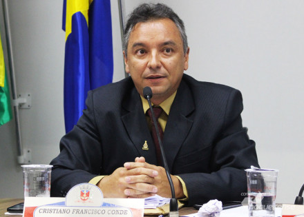 segundo-cristiano-da-farmacia-nem-o-proprietario-nem-o-prefeito-vao-fazer-o-asfalto-no-bairro-benvenuto-correio-nogueirense