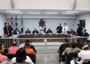 sessao-da-camara-e-marcada-por-vaias-aplausos-e-forte-presenca-de-municipes-correio-nogueirense
