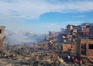 acao-solidaria-une-brasileiros-em-prol-de-ajudar-o-bairro-educandos-em-manaus-correio-nogueirense-1