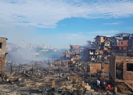 acao-solidaria-une-brasileiros-em-prol-de-ajudar-o-bairro-educandos-em-manaus-correio-nogueirense-1