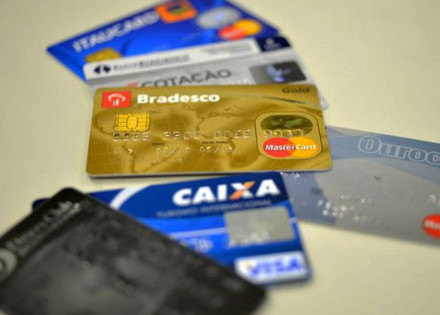 banco-central-confirma-que-gastos-com-cartoes-internacionais-terao-valor-fixado-em-reais-correio-nogueirense