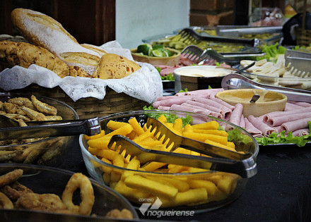 happy-hour-com-pagode-do-clube-floresta-acontece-amanha-14-correio-nogueirense