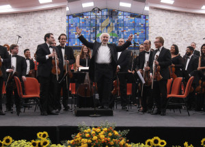 maestro-zvonimir-hacko-e-orquestra-filarmonica-adventista-do-brasil-emocionam-publico-correio-nogueirense
