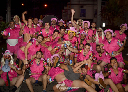 blocos-da-banda-louca-fazem-a-festa-na-quarta-noite-do-carnaval-de-artur-nogueira-correio-nogueirense