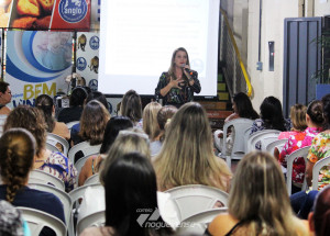 colegio-anglo-promove-palestra-para-as-mulheres-correio-nogueirense