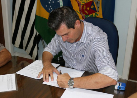 ivan-vicensotti-renova-convenio-com-agricultores-do-municipio-correio-nogueirense
