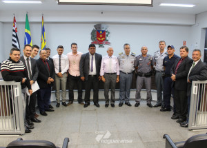 camara-municipal-de-artur-nogueira-homenageia-policia-civil-militar-e-municipal-correio-nogueirense