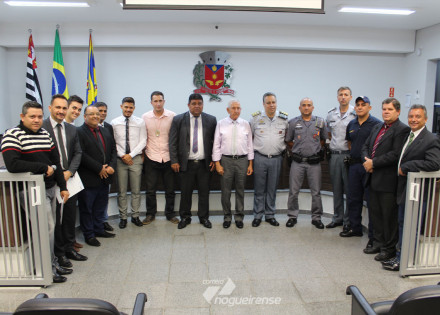 camara-municipal-de-artur-nogueira-homenageia-policia-civil-militar-e-municipal-correio-nogueirense