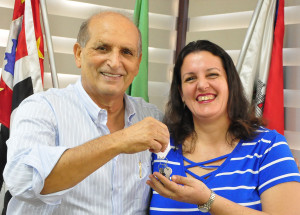 familias-recebem-chaves-de-apartamentos-retomados-do-condominio-vida-nova-ii-em-americana-correio-nogueirense