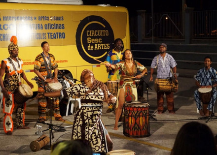 praca-comendador-muller-em-americana-recebe-atracoes-do-circuito-sesc-de-artes-correio-nogueirense