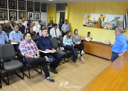 prefeito-omar-najar-entrega-nova-sala-da-unidade-de-aprovacao-de-projetos-correio-nogueirense