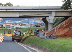 viaduto-que-da-acesso-a-praia-dos-namorados-em-americana-permanece-interditado-para-obras-correio-nogueirense