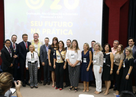 ivan-vicensotti-e-premiado-mais-um-ano-pelo-projeto-prefeito-educador-da-unifaj-correio-nogueirense