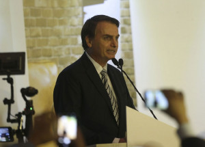 bolsonaro-diz-que-avalia-reduzir-para-4-imposto-sobre-produtos-de-ti-correio-nogueirense