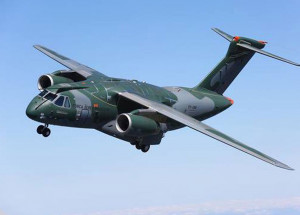 embraer-exibe-cargueiro-kc-390-na-feira-de-paris-correio-nogueirense