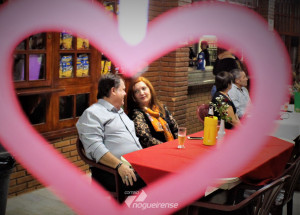 jantar-romantico-mexe-com-os-coracoes-apaixonados-no-clube-floresta-correio-nogueirense