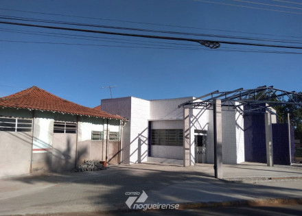 obras-no-espaco-mae-e-filho-recebe-a-visita-do-presidente-da-camara-correio-nogueirense-1