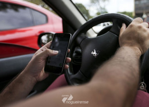 um-em-cada-cinco-brasileiros-usa-o-celular-enquanto-dirige-correio-nogueirense