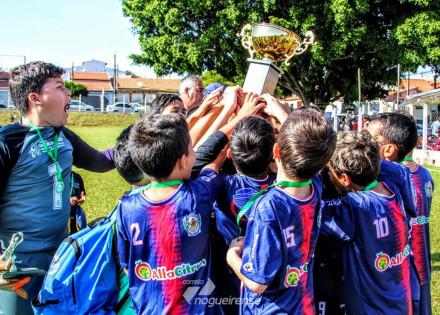 time-da-escolinha-du-10-de-cosmopolis-vence-a-final-do-campeonato-intermunicipal-correio-nogueirense