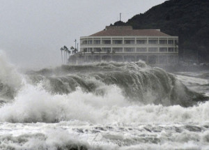 forte-tempestade-tropical-aproxima-se-do-oeste-do-japao-correio-nogueirense