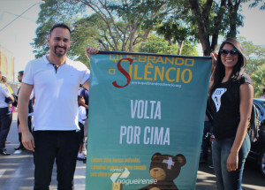 rodrigo-de-faveri-participa-da-passeata-quebrando-o-silencio-que-reuniu-cerca-de-tres-mil-pessoas-em-artur-nogueira-correio-nogueirense