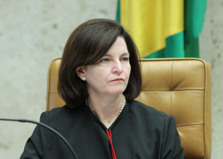 dodge-pede-stf-que-suspenda-apreensao-de-livros-lgbt-na-bienal-do-rio-correio-nogueirense