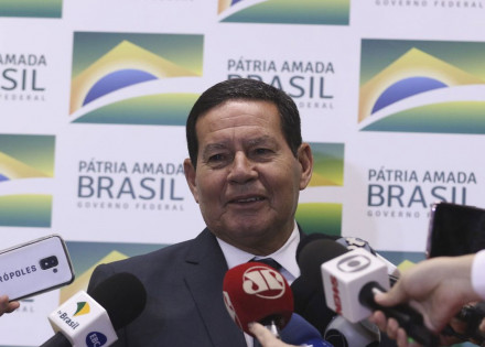 governo-vai-desbloquear-r-20-bilhoes-ate-o-fim-do-ano-diz-mourao-correio-nogueirense