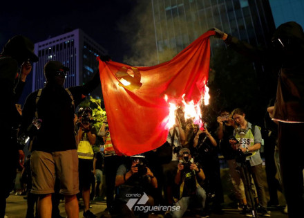 milhares-de-pessoas-voltam-a-protestar-no-centro-de-hong-kong-correio-nogueirense