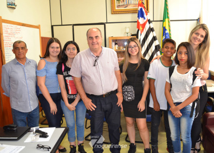 prefeito-hamilton-bernardes-junior-reune-se-com-os-vereadores-do-parlamento-jovem-de-pedreira-correio-nogueirense