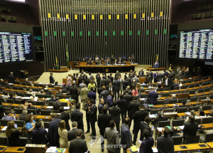 camara-pode-votar-projeto-que-amplia-porte-de-armas-de-fogo-no-pais-correio-nogueirense