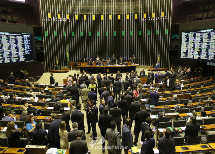 camara-pode-votar-projeto-que-amplia-porte-de-armas-de-fogo-no-pais-correio-nogueirense